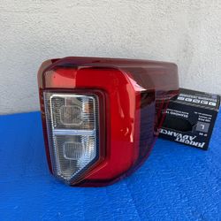 2020-2024 Ford Explorer Right SideTail Light  OEM