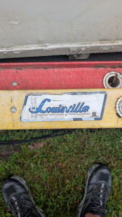 28ft. Louisville Extension Ladder