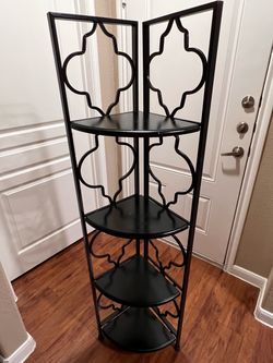 Corner shelf