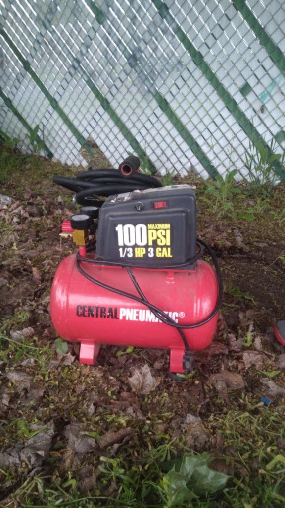 Central Pneumatic 3 Gallon Air Compressor