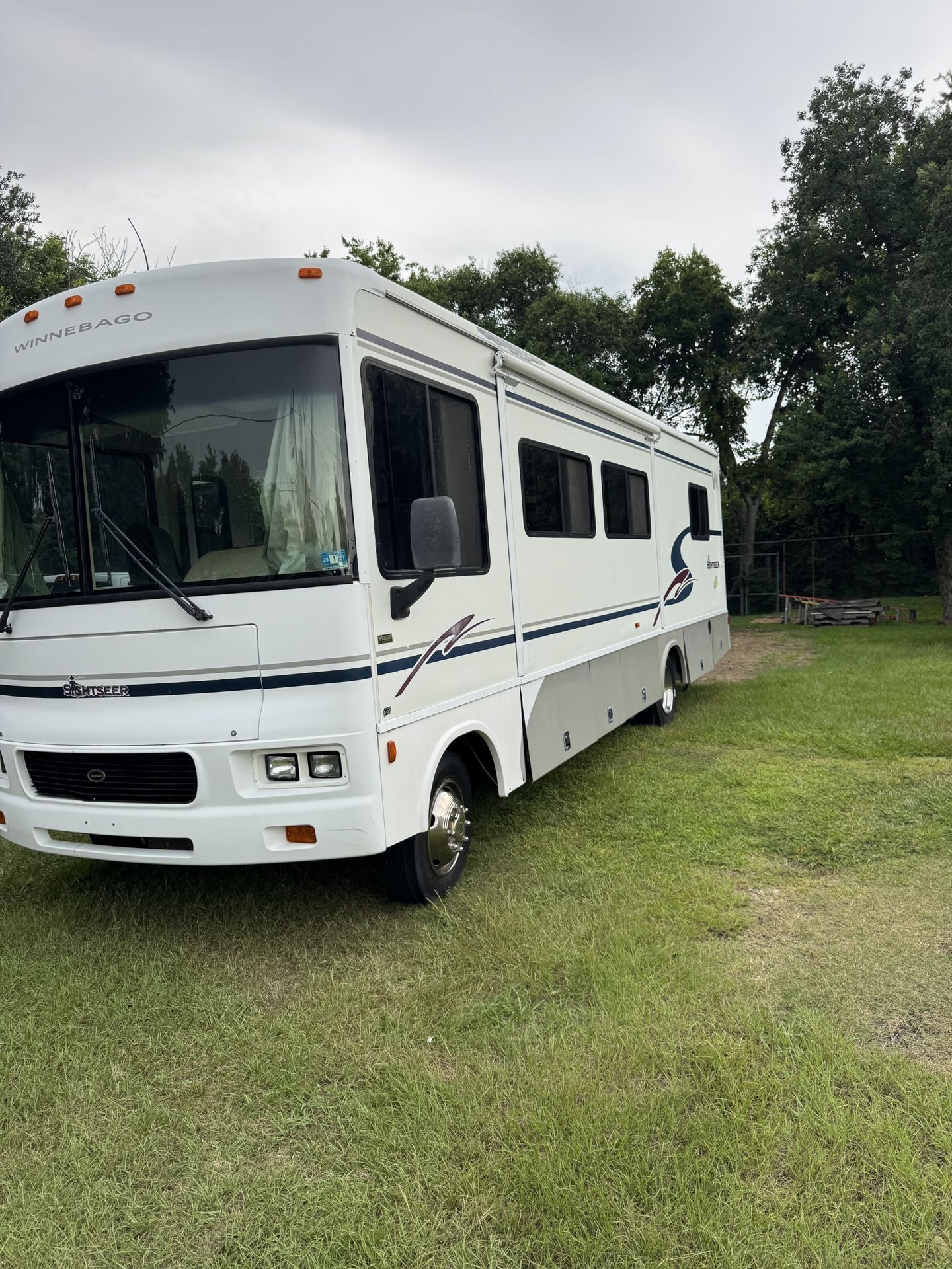 2003 Winnebago Sightseer