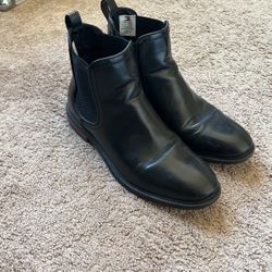 Tommy Hilfiger Cheadle boots Size 9