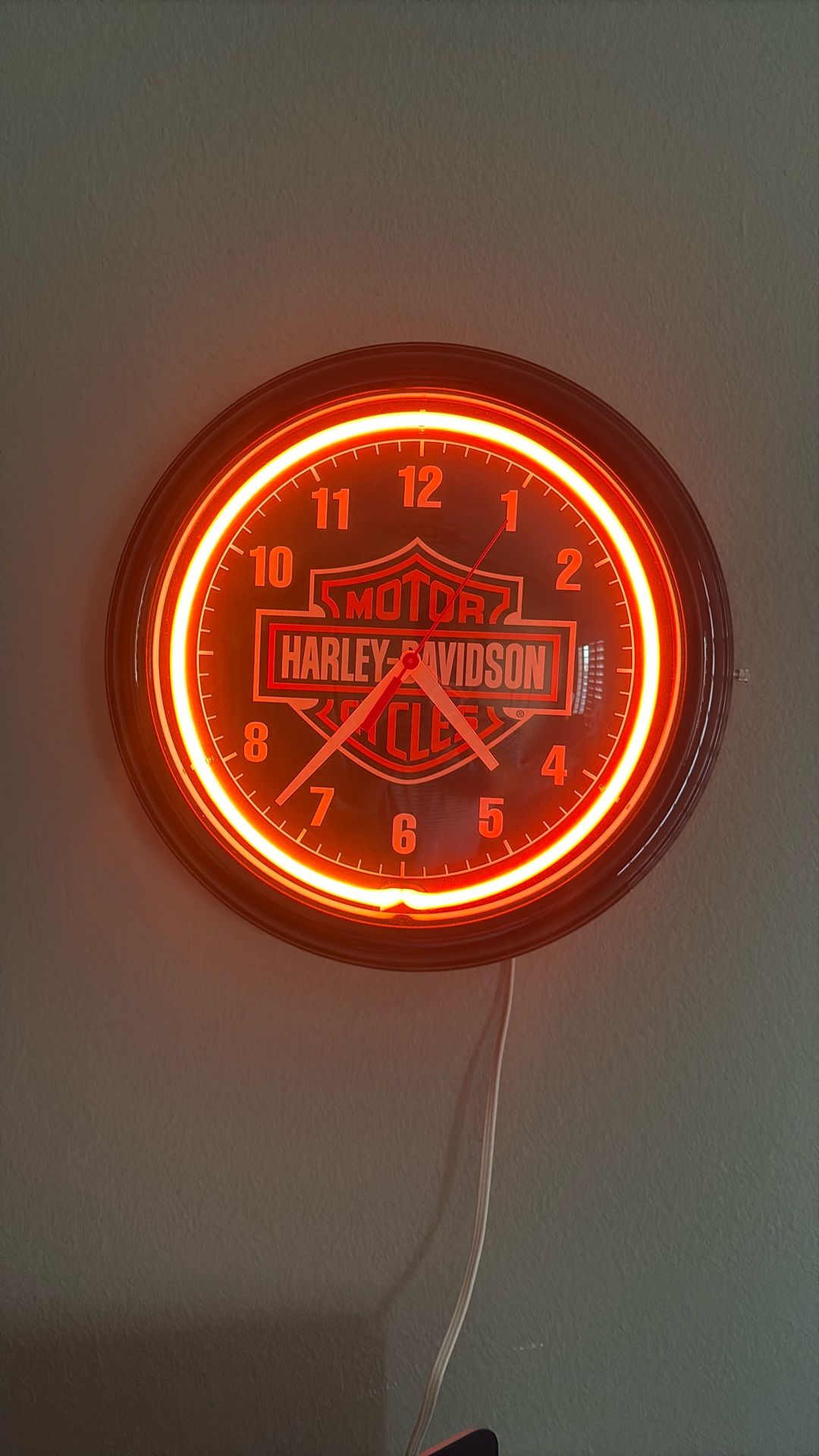 Harley Davidson Dealership H-D Bar and Shield Neon Clock