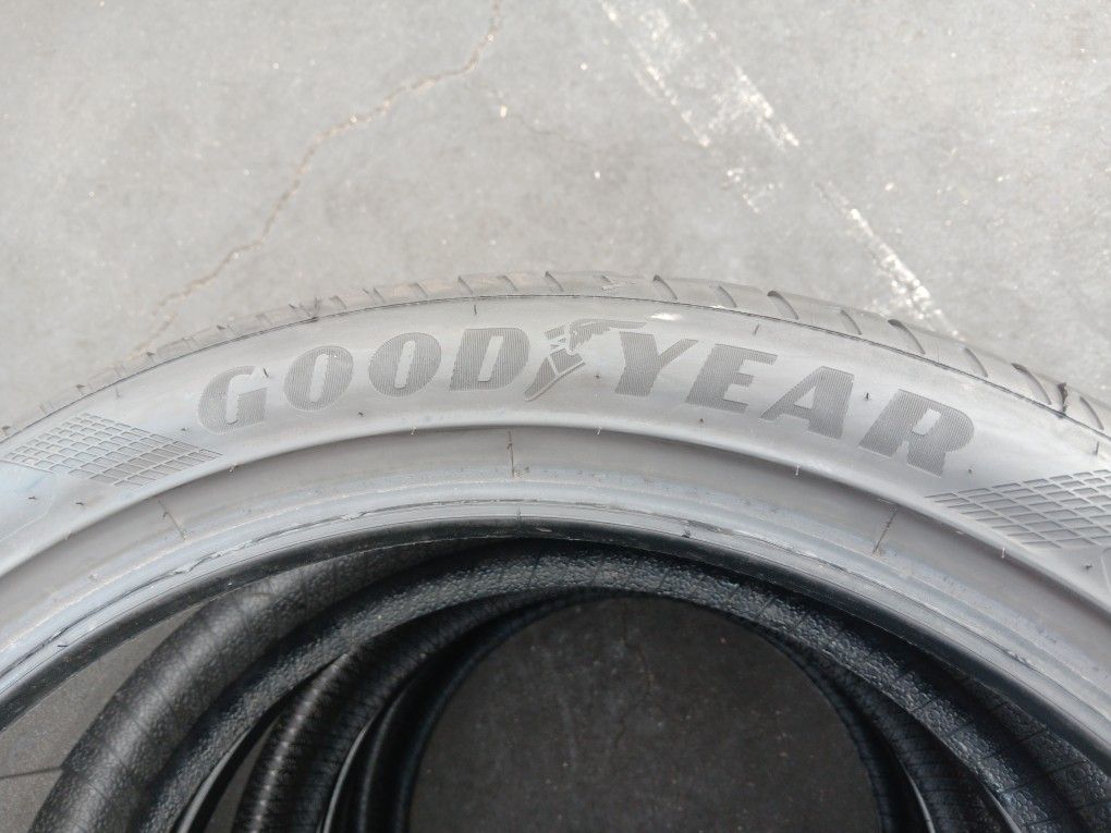 4 Llantas 255 40 R20 Goodiyear Eagle F1