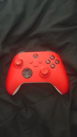 Xbox series controller works perfectly just cosmetic flaw and no back cover