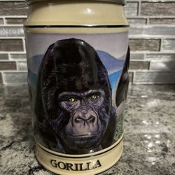 BUDWEISER VINTAGE GORILLA MUG