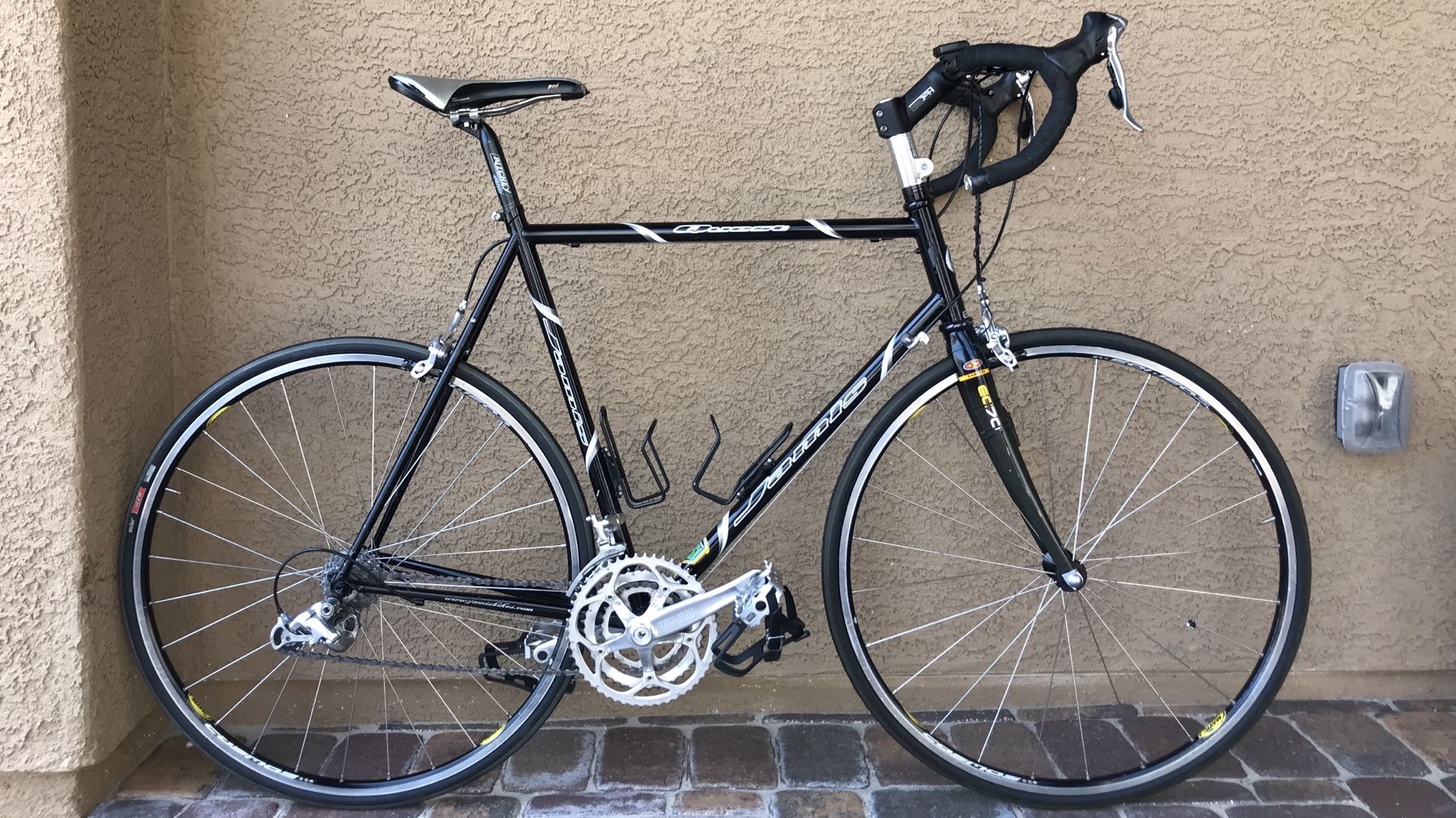 Jamis Quest Road Bike