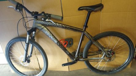 Large Specialized Hardrock Mountain Bike 26"