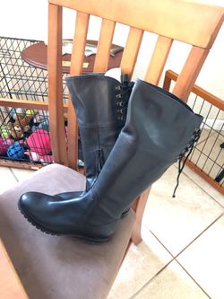 Woman’s 91/2 Cole Haan boots