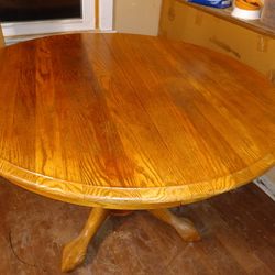 Intercon Oak Pedestal Dining Table With Extension Leaf 