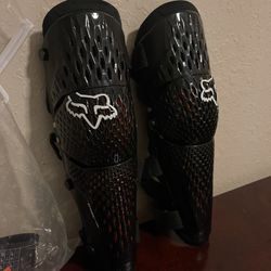 FOX RACING DIRT BIKE MOTOCROSS TITAN KNEE/ SHIN GUARDS - LIKE NEW