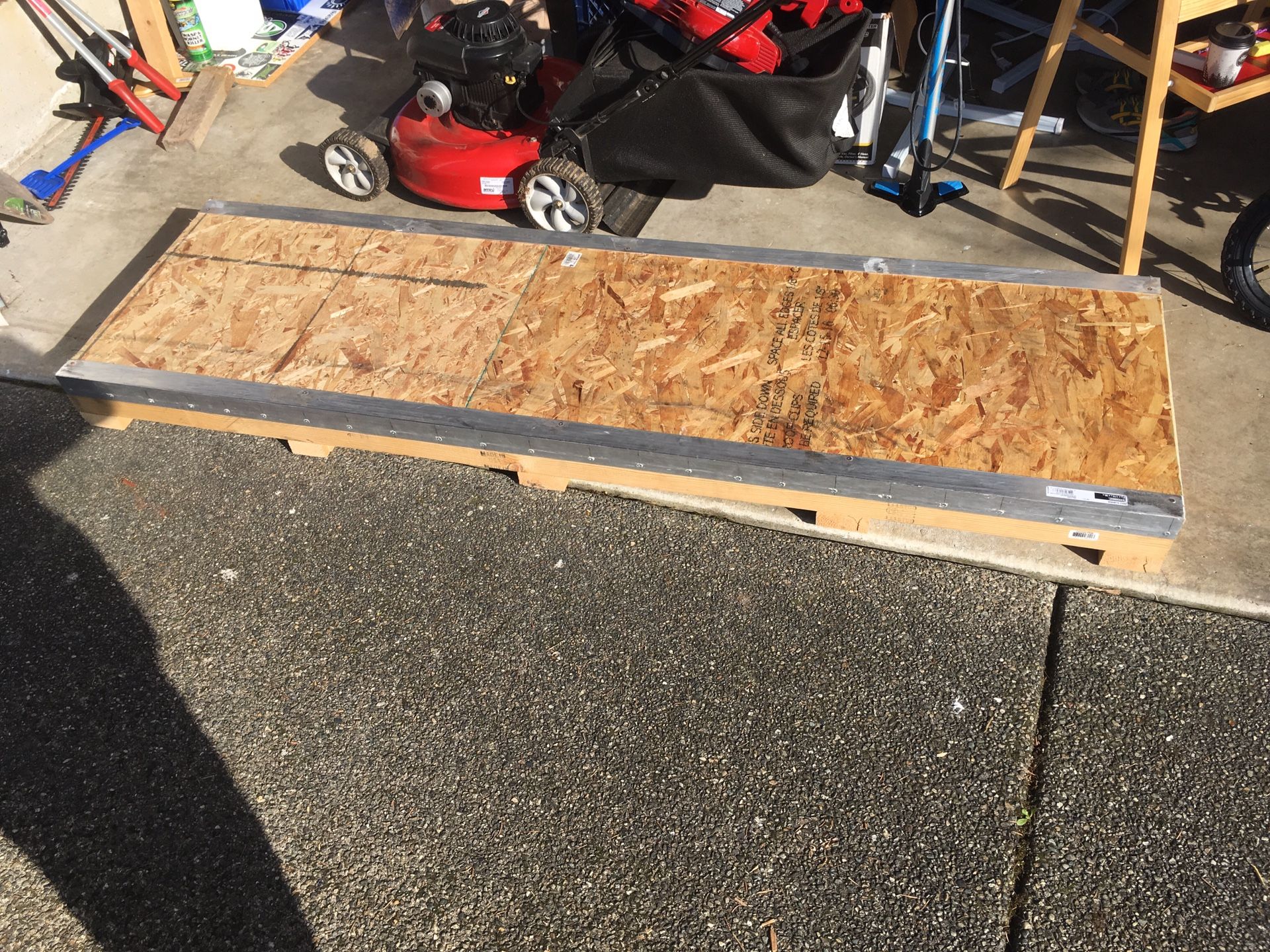 Funbox/Manual pad for skateboarding.