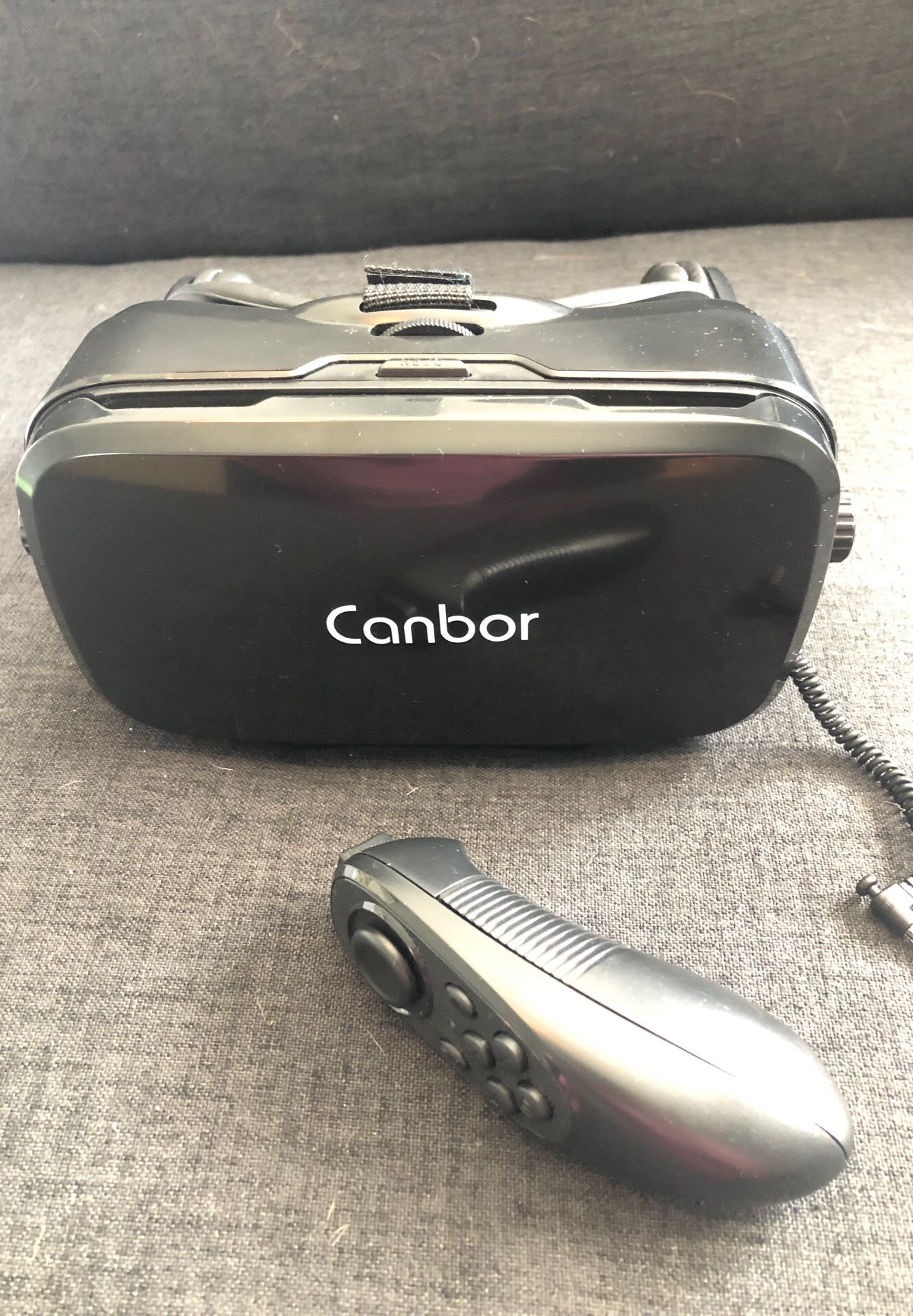 VR Headset with HD Stereo Headphones and Remote Control