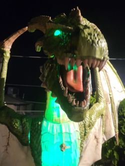 8 ft Halloween Dragon
