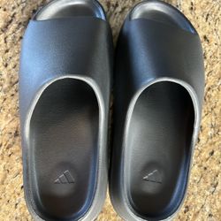 Yeezy Slides 