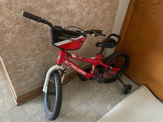 Schwinn 16 boys bike (with training wheels)