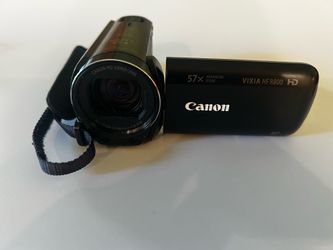 Canon Vixia HF R800 Camcorder Kit