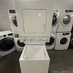 Kenmore Stackable “24 ( Lavadora Y Secadora)
