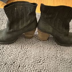 Booties Size 9 Women’s Black 