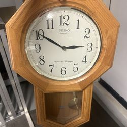 Oak Wall Clock.. Runs Perfect 