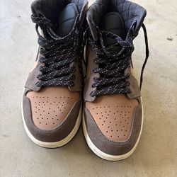 Nike Air Jordan 1 Mid SE Dark Chocolate Size 8
