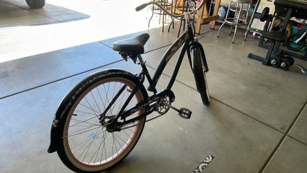 Nirve 26 in women’s beach cruiser  $100 OBO