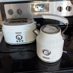 Toaster And Kettle 