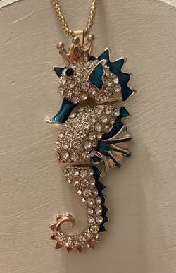 Seahorse Pendant Necklace