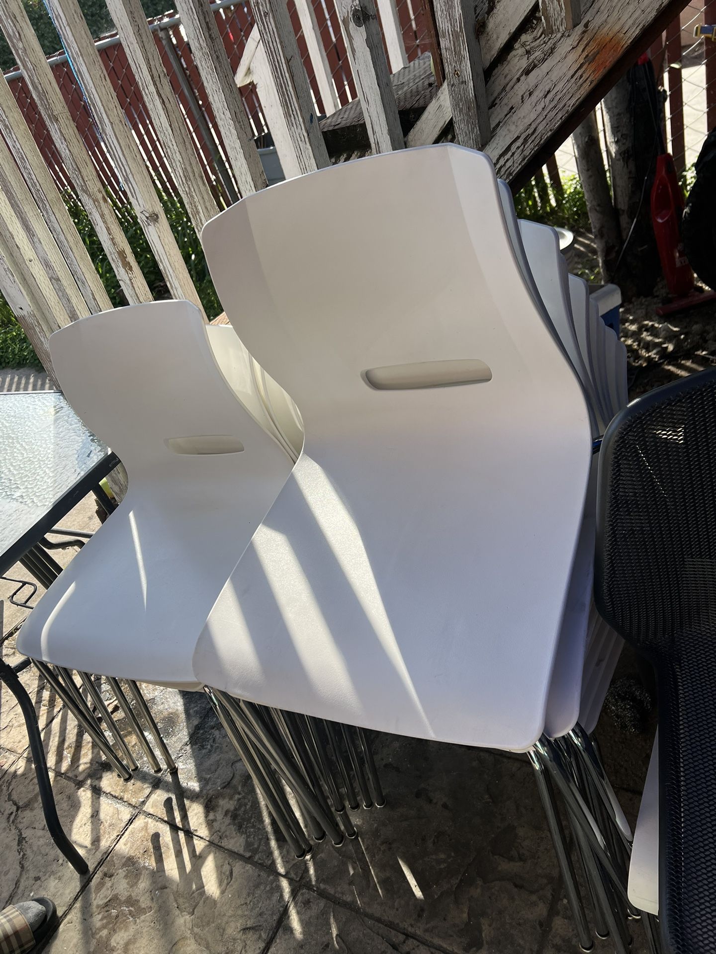 Sillas Semi Nuevas $10 Cada Una 