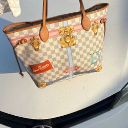 Louis Vuitton Neverfull PM