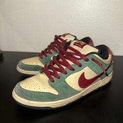 Size 9 - Nike Dunk Pro SB Low Vegas Gold