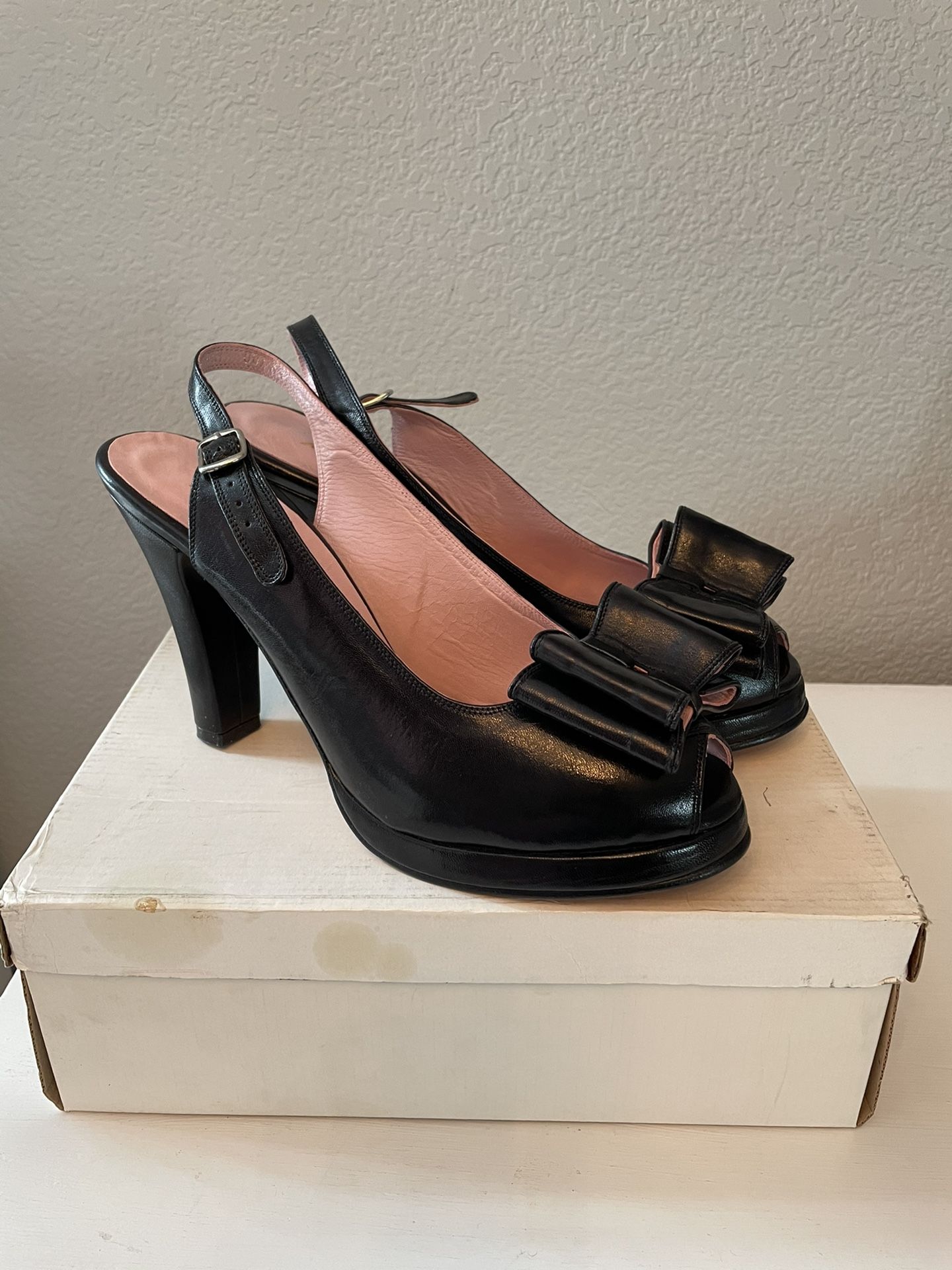 Vintage New Psychobilly Rockabilly Peeptoe Bow Black Leather Pumps Heels Small Platform. Size: 8.5. Made In Mexico!