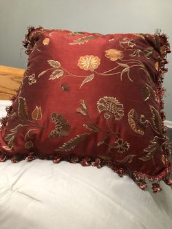 Pillow-With Tassels  18x18  Color Burgundy 