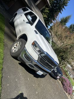 2022 Ram 1500 Laramie Crew Cab 4X4 57 BOX