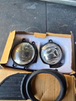 Toyota sienna fog light with no light bulbs