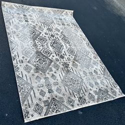 Boho area rug colors ivory and gray, size 5x7