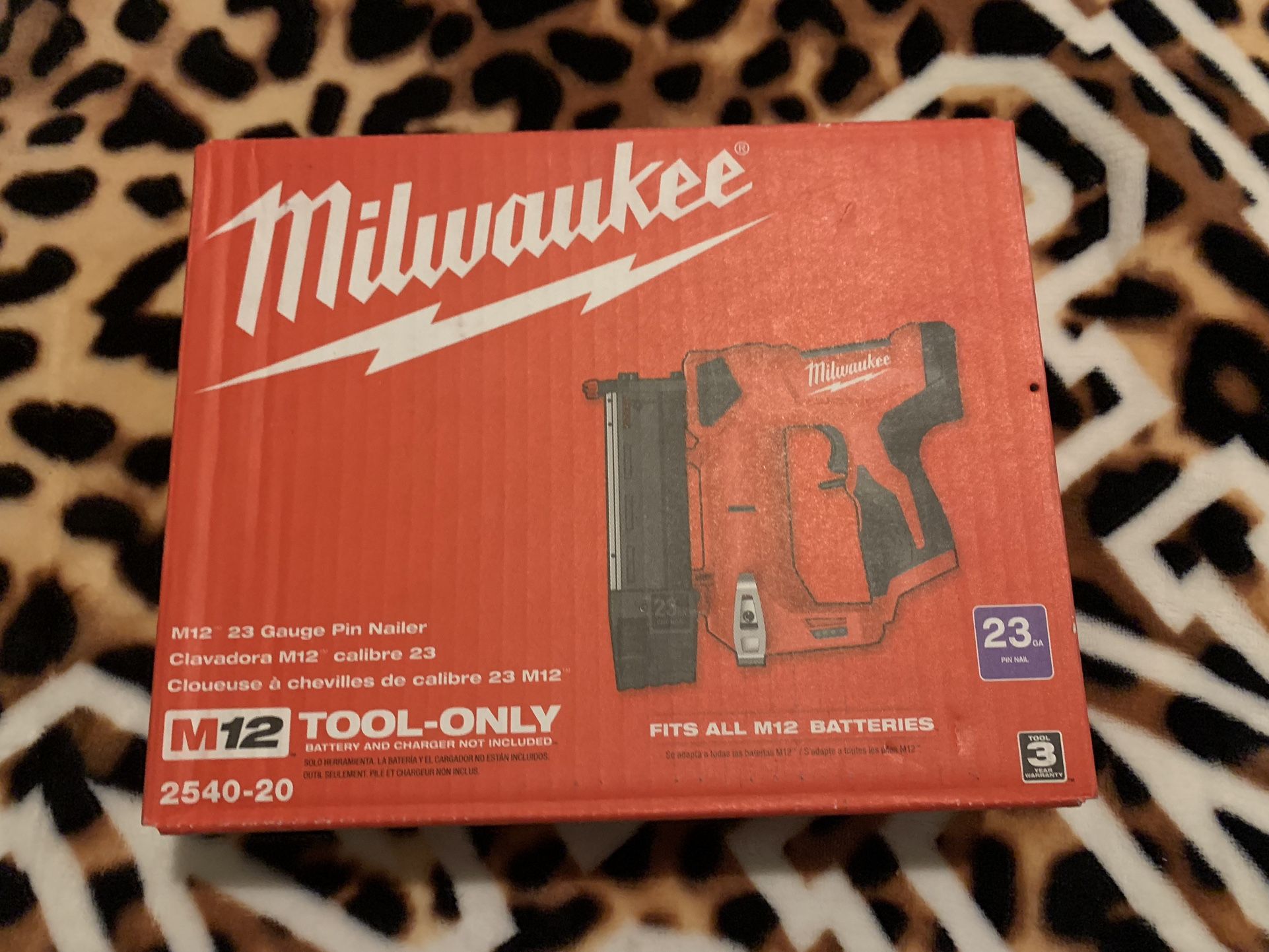 M12 23 Gauge Pin Nailer