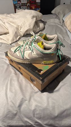 Off-White x Nike Dunks (Lot 14 of 50)