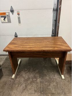 Desk (top not attached)