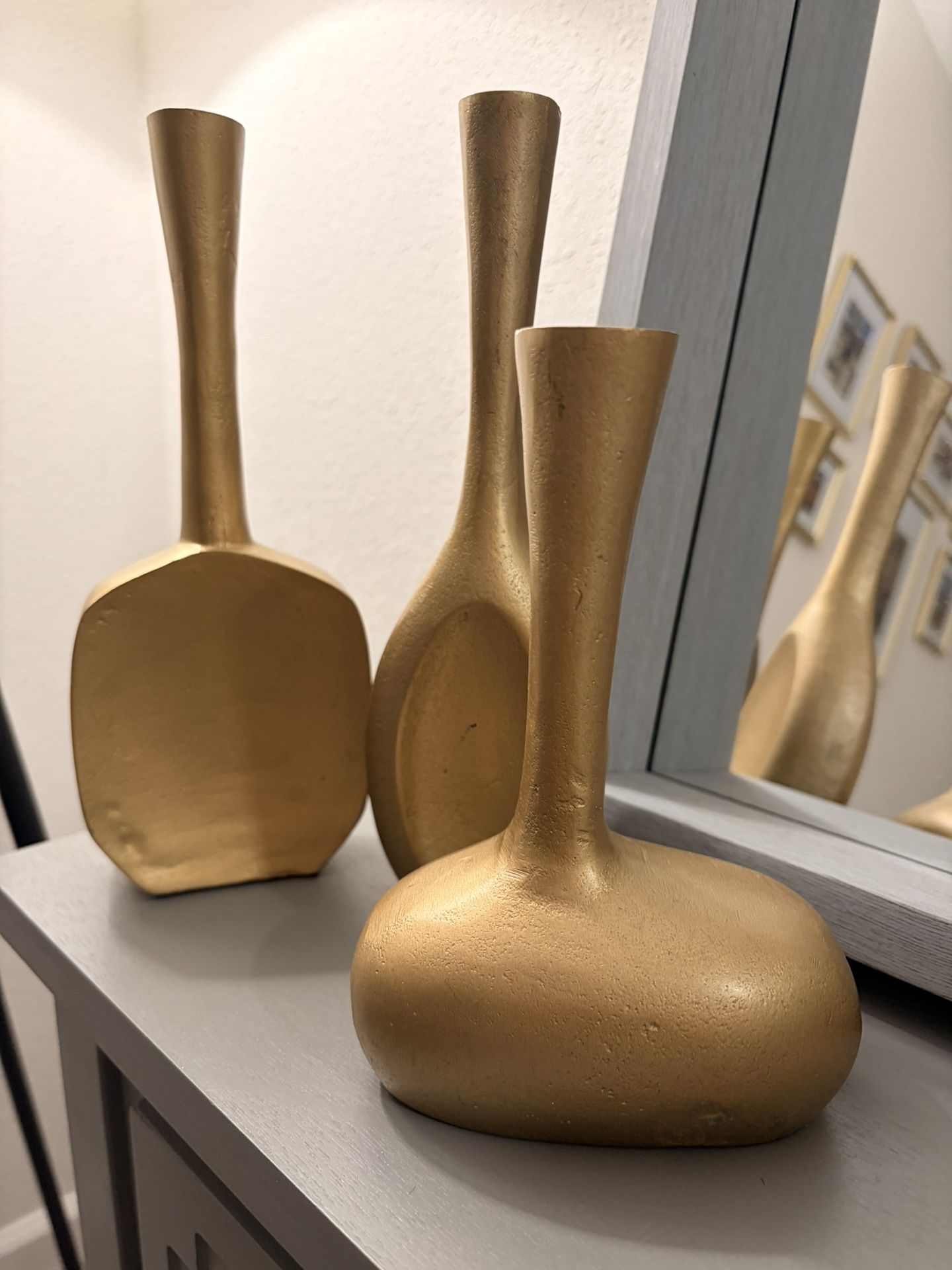 Elegant decor of Gold Vases.