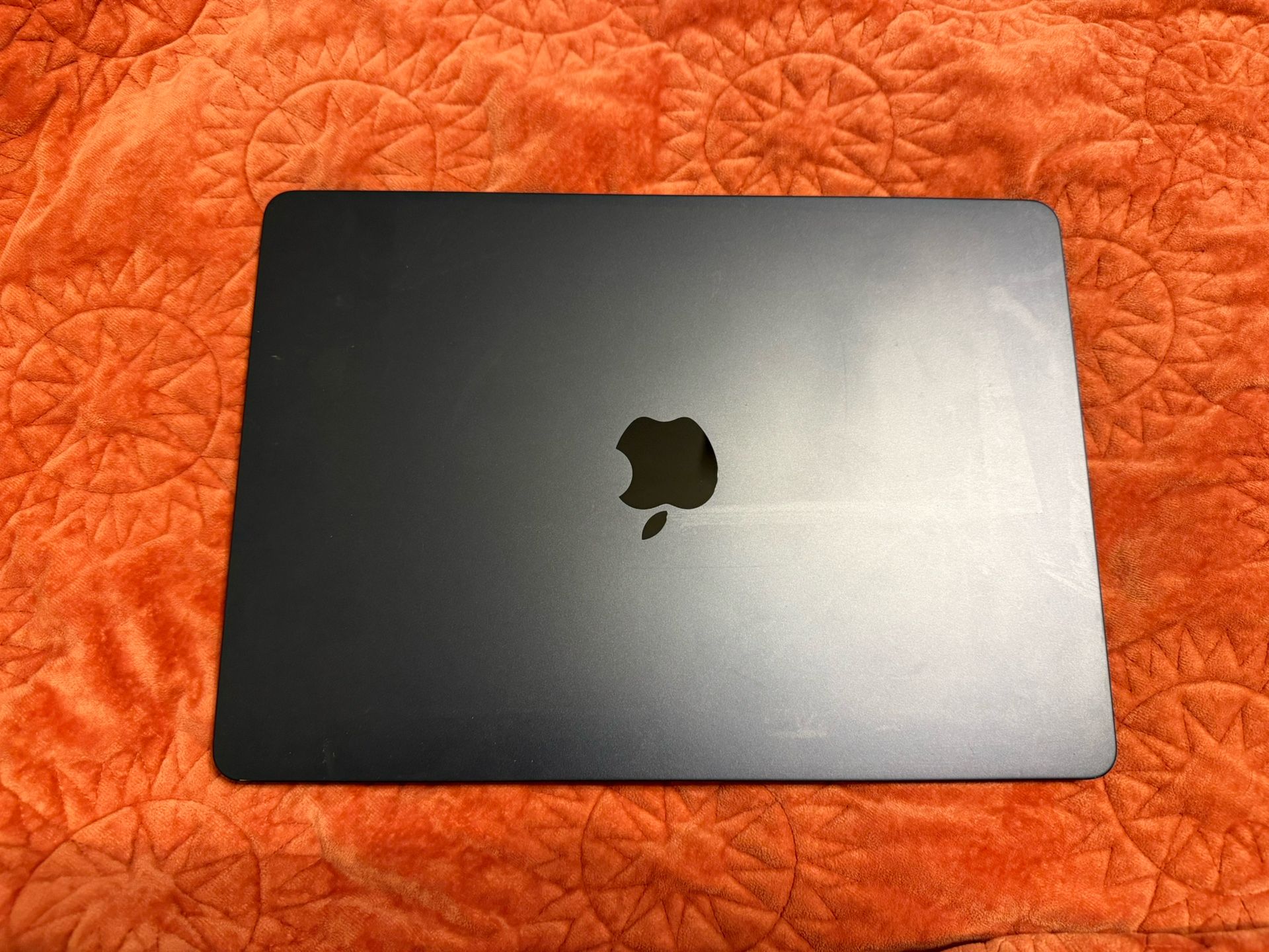 Apple - MacBook Air 13.6" Laptop - M2 chip Built for Apple Intelligence - 8GB Memory - 256GB SSD - Midnight