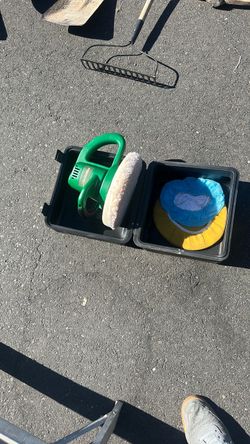 Turtle Wax Car Polisher with Pads and Case