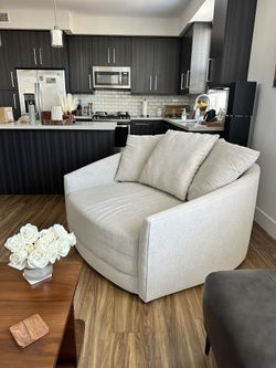 Big Cozy Swivel Chair