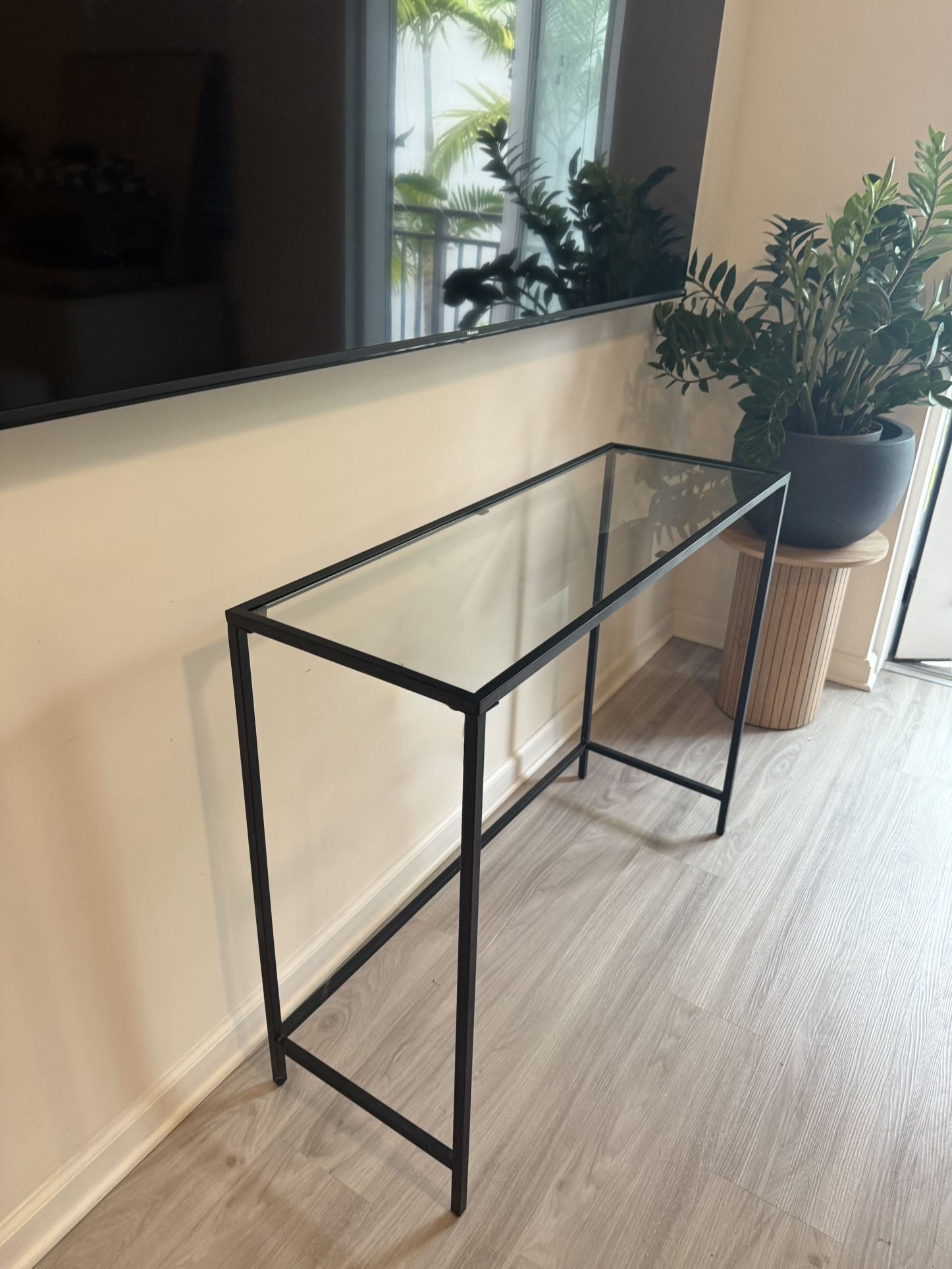 CONSOLE TABLE
