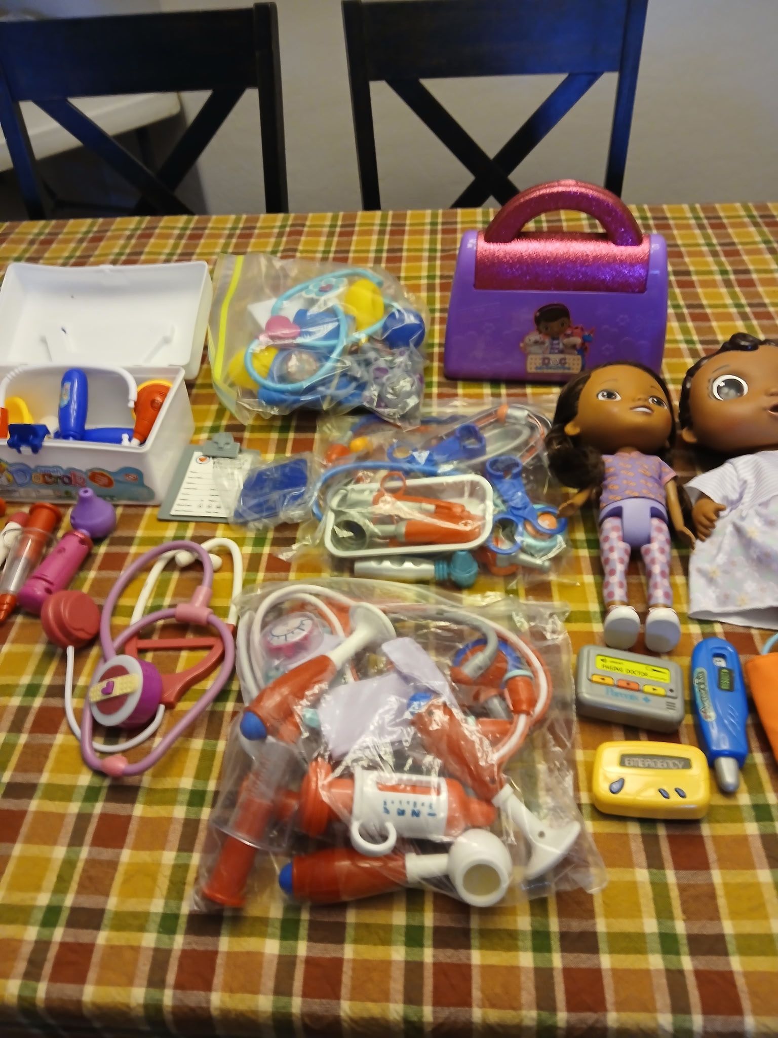 DOC MCSTUFFINS PRETEND DOCTOR LOT