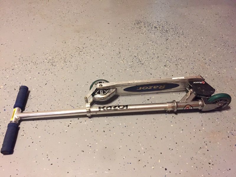 Razor scooter