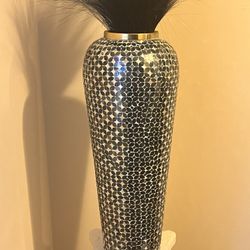 Vase With White Pillar 