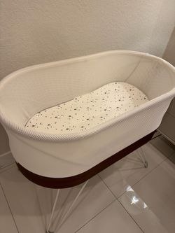 Snoo Smart Baby Basin - $1,200
