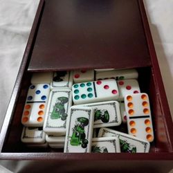 Tractor Dominoes Set   Green 55 Piece 2004