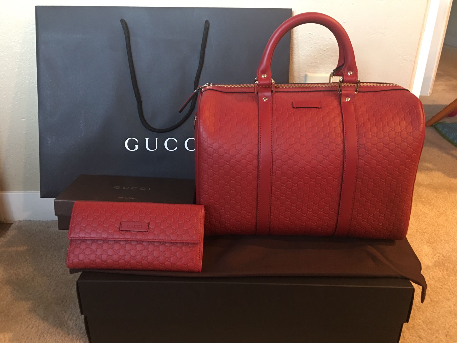 Authentic Red Gucci Boston with shoulder Strap and match wallet
